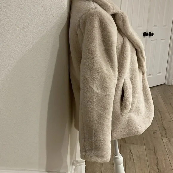 Women’s medium very clean outerwear jacket - Picture 3 of 8